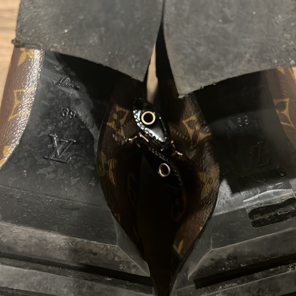 Women Louis Vuitton boots - Picture 5 of 6